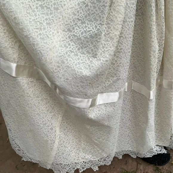 Vintage lace 1960’s long sleeve lace wedding dress - Picture 7 of 13